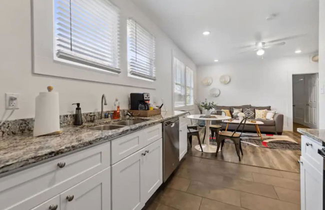 Impressive Cozy Historic 2BR Apt 202 Near Downtown - Foto 9