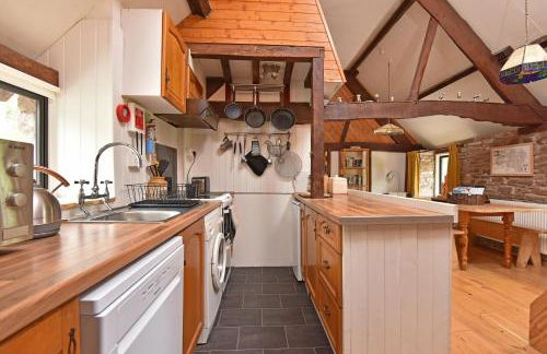 The Hayloft at Cwmffrwd Farm - Photo 16