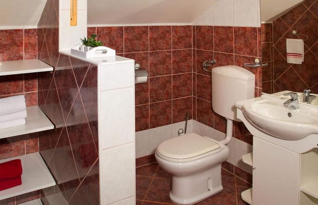 Secluded Holiday Home with Hot Tub in Kozji Vrh - Foto 9