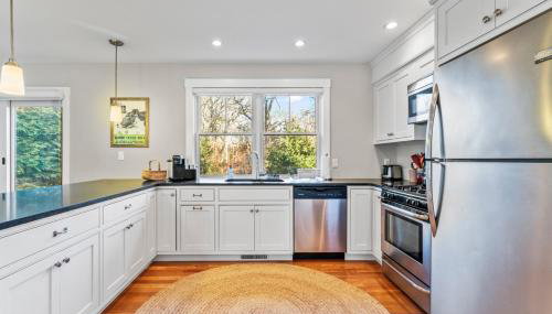 Modern Family Home Walkable to Town - Foto 3