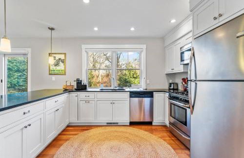 Modern Family Home Walkable to Town - Foto 3