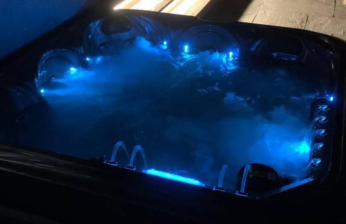 The Carthouse (Luxury 2 bed with private hot tub) - Photo 25