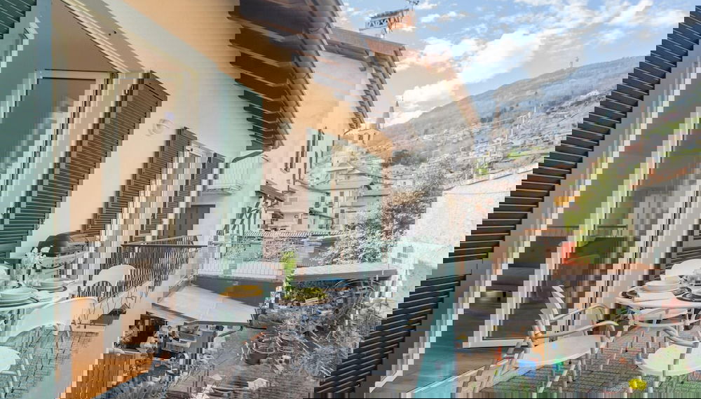 Ponente Balcony in Gravedona - Foto 1, Habitación