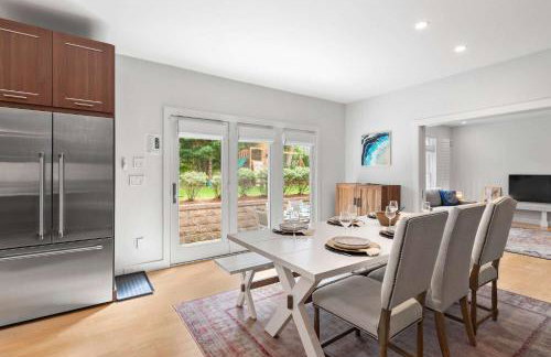 Family Friendly Home Mins to Beach and Downtown - Photo 13