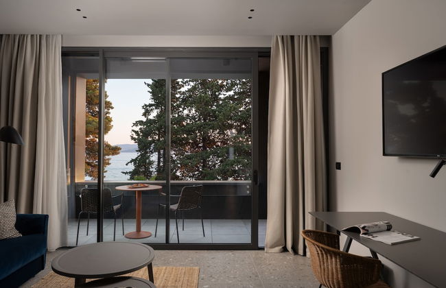 La Vista Suites - Photo 17