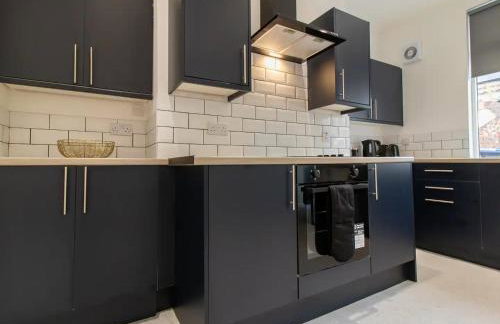 Recently renovated stylish home parking - Pass the Keys - Photo 17