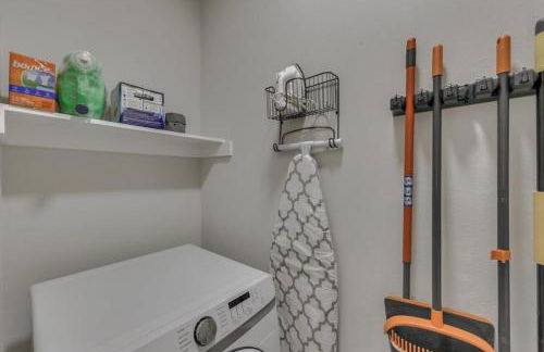 Your Vibrant Dallas Getaway Home - Foto 30