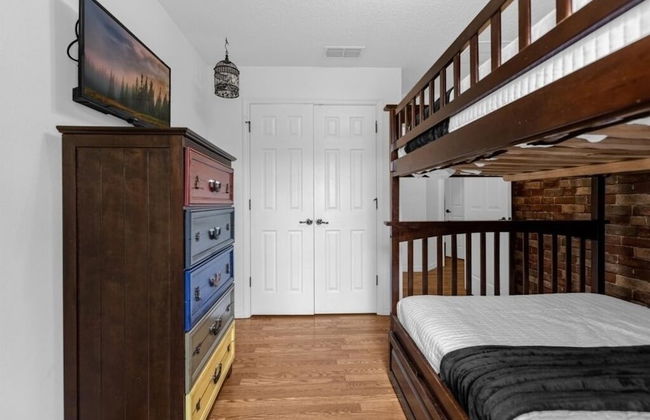 3 Bed/2.5 Bath Perfect Family Home Bunk Beds 3 Bedroom Townhouse by RedAwning - Foto 9