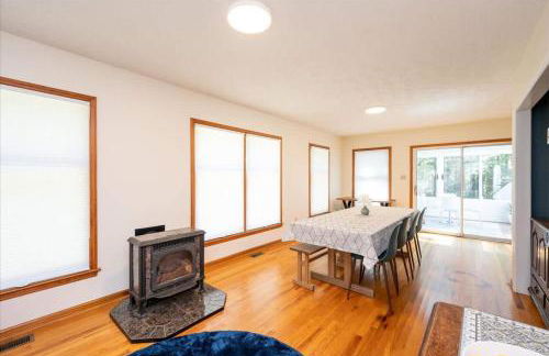 Quiet Retreat - Piano Firepit Peloton - 30 min to RTP - Photo 20