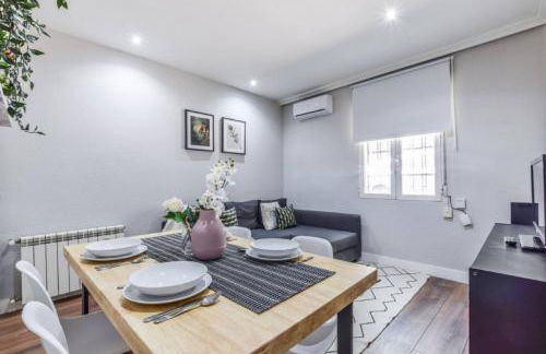 AH- Diseño y alma madrileña cerca a Plaza Mayor - Photo 6