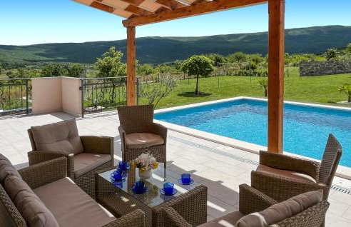 Awesome Home In Ruzic With Jacuzzi - Foto 13