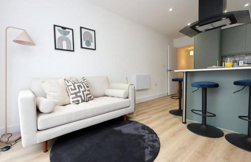 Chic 2 Bed Flat near Central Cardiff - Photo 6