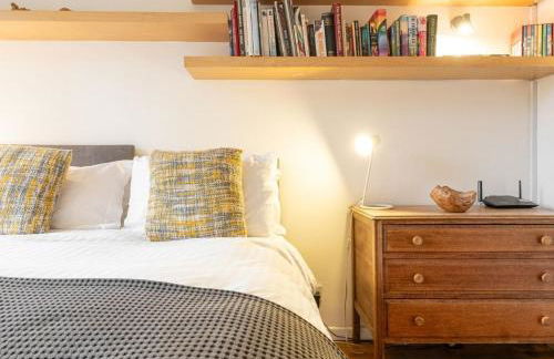 Stunning 6 Bedroom with Swimming Pool & Sauna! - Foto 95