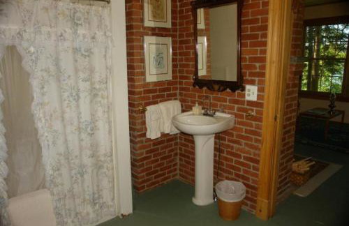 Coastal Vacation Rental with Fireplace near the Acadia National Park in Maine - Foto 12