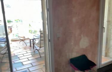 La maison sur la place dans Aigues Mortes - Foto 21