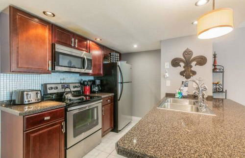 HARRY POTTER LIVES HERE! Unforgettable Home, Pool, Sleeps 8, Near Dis, LOW Rates! - Foto 35