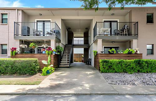 Central 1BR Retreat by Hospital and tollway - Photo 8