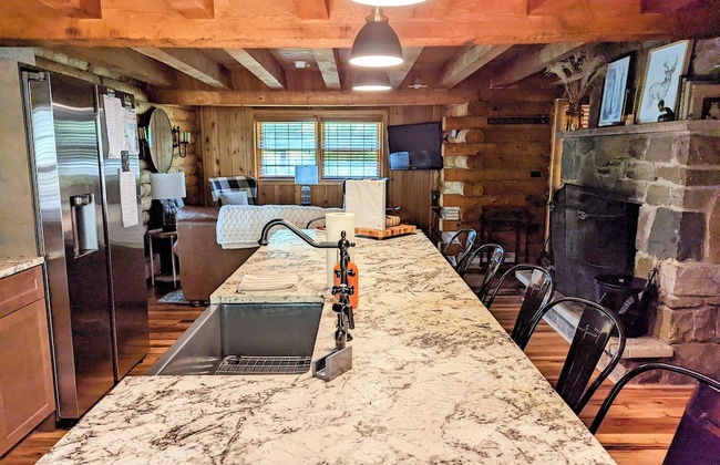 Hickory Cabin by Avantstay Firepit, Hot Tub, Game Room, Great Location - Foto 10