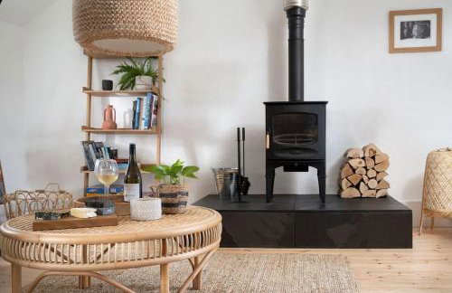 Naut Retreat, The Cart Lodge - Cosy cottage, walk to Porthcurno beach, Pedn Vouder & Minack Theatre - Photo 9