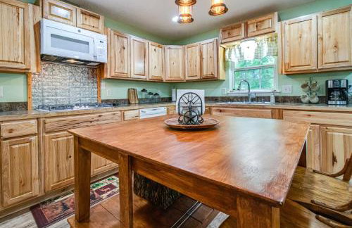 Cotter Home with Deck about 1 Mi to Big Spring Park! - Foto 9