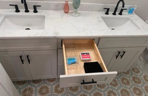 Elegant Family Home near Downtown - Foto 30