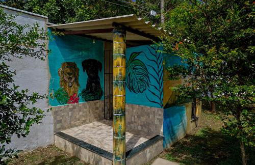 Casa Rodeada de Verde c Hidro e Churrasqueira - Foto 32