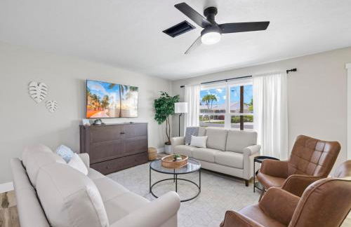 Salty Sunrise by Distinctive Beach Rentals - Foto 49