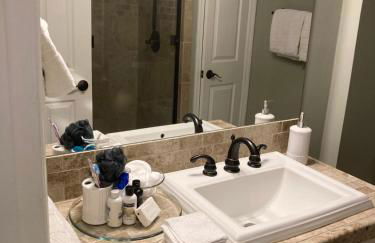 Spacious 3 Bedroom 2 bath Condo close to Five-points in Athens - Photo 17