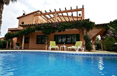 Casa con Piscina, Wifi, A/A y Barbacoa en Sant Pere Pescador - ES-89-82 - Foto 1