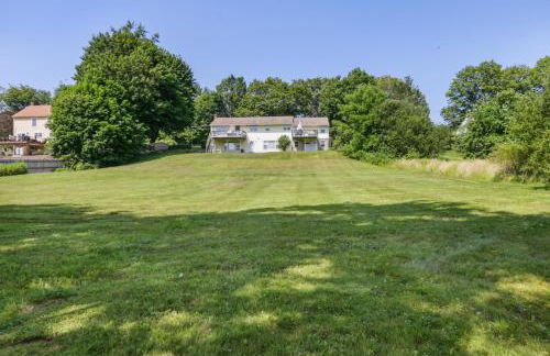 Connecticut Retreat Steps to Historic Downtown! - Foto 20