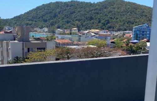 Apartamento na Praia da Enseada, 100 mt praia - Foto 28