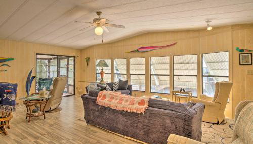 On-Site Canal Access St James City Home - Foto 4