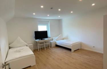 Kernsaniertes Monteurhaus mit 2 Apartments in Wirges - Foto 41