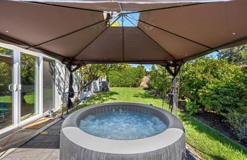 NEW Lux 5BR Villa Near Disney, Knotts, LA, OC with Hot Tub & Games - Photo 68