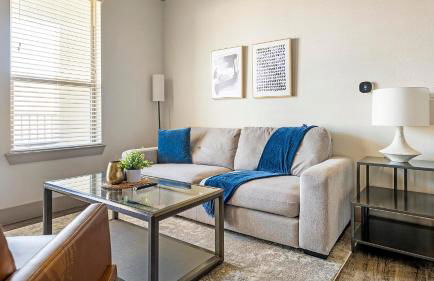 Landing Amazing 1BD Courtyard Pool - Photo 3