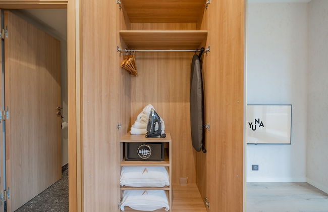 Yuna Porte Maillot - ApartHotel - Photo 23