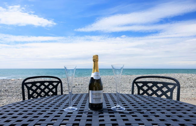 Beach Side House in Beautiful Borth - Photo 1