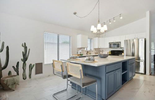 Chic Desert Retreat - Lush Spa Pool - Mini Golf - Foto 9