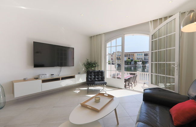 Superb Vacation Home With Pontoon - Photo 17