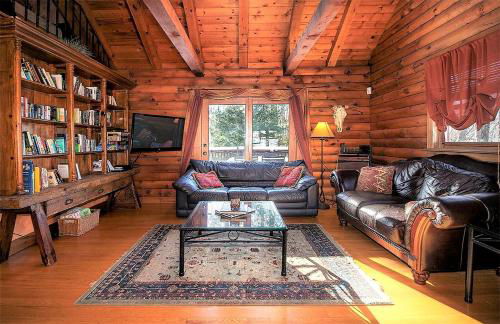 Log Cabin with a Hot Tub in Ellicottville, For Magical Glamping Escapes in New York - Foto 1