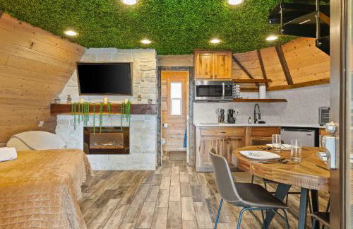 TeePee at Paradise Point with a hot tub fire pit & grill - Foto 7