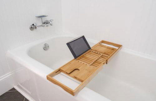 King Bed - 5 Min to MOA - 75 & 65' HDTV - Ping Pong - Foto 14