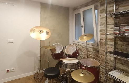 Fly House - Photo 34