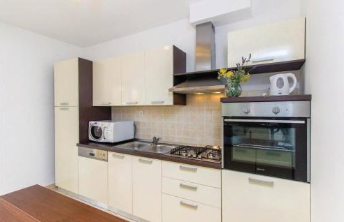 Four-Bedroom Holiday Home In Miljevci - Foto 25