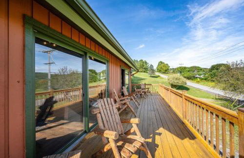 Family-Friendly Cabin with Heated Pool & Sauna - Foto 3