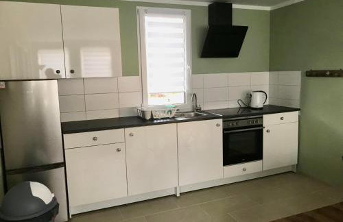 Moderne Ferienwohnungen mit Terrasse, Pool, Wallbox & Spielplatz in den Götzer Bergen - ideal für Ihren Berlin-Besuch und auch für Gruppen bis zu 40 Personen geeignet - Photo 2