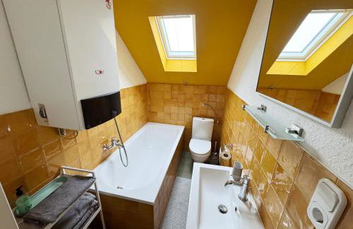 Big flat with fresh renovation, free parking, SonyPS, Netflix - Foto 25