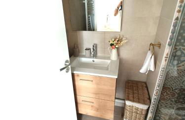 Disney T3 LUXE neuf 6P 2 ch 2 salle de bain parking privé en sous sol lit bébé C105 - Foto 16