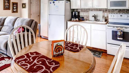 Joyful Cottage Rental for Couples with Poolside Cabana near San Antonio, TX - Foto 3