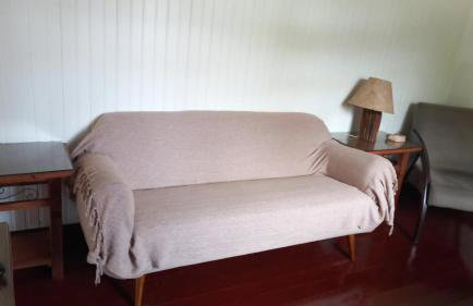 Chale de Madeira - Lareira e Fogueira---lindo gramado com mesa para café da manhã, churrasqueira e fogueira - Foto 21